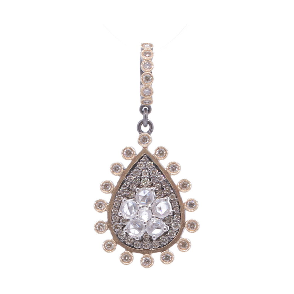 61 Champagne Diamond - 0.99tw
6 Rose Cut Diamonds - 0.555tw
14k Yellow Gold - 2.95g
Black Rhodium Silver Rose Cut Diamond Flower with Pave Diamond
