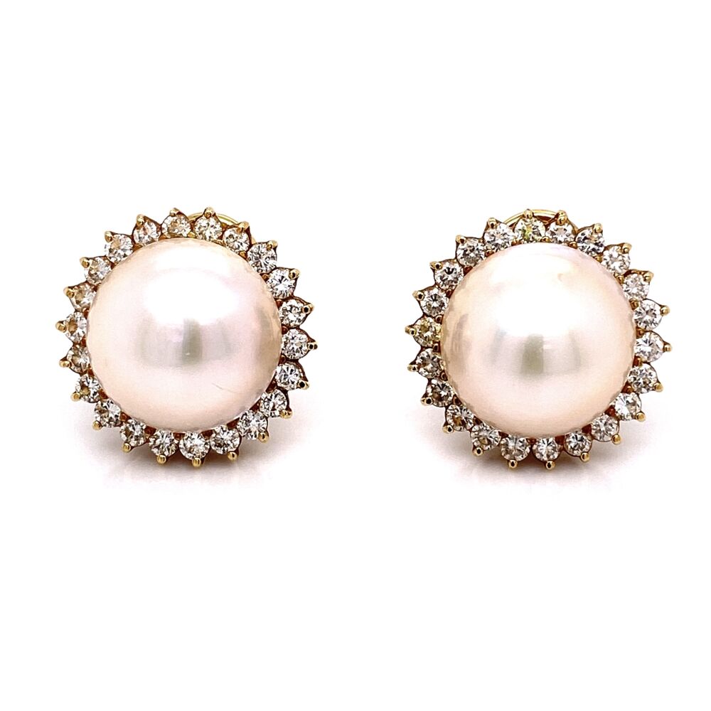 .8" Diameter
Diamonds are F-VS<div style="position: initial; margin: initial;"><span style="font-size: 16.8px; position: initial; margin: initial;"><a href="https://youtu.be/StTggW5O_tw" title="https://youtu.be/StTggW5O_tw" style="text-decoration: none;">https://youtu.be/StTggW5O_tw</a></span><br style="position: initial; margin: initial;"></div> 18K Yellow Gold Mabe Pearl & 1.35tcw Diamond Earrings 14.2g
