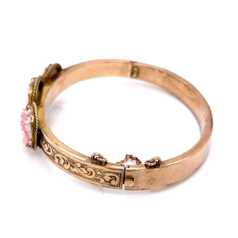 Engraved "M H" on bottom!<div style="position: initial; margin: initial;"><span style="font-size: 16.8px; position: initial; margin: initial;"><a href="https://youtu.be/RZKRMpLnmMc" title="https://youtu.be/RZKRMpLnmMc" style="text-decoration: none;">https://youtu.be/RZKRMpLnmMc</a></span><br style="position: initial; margin: initial;"></div> 9K Victorian Carved Coral Cameo Engraved Bangle 22.5g