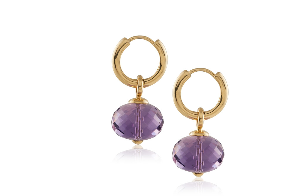 These truly alluring 18K yellow gold double loop earrings brought to you by Goshwara and designer Sweta Jain bring sincere refinement. They feature 14mm amethyst with an approximate total carat weight of 39.70. Beyond Earrings