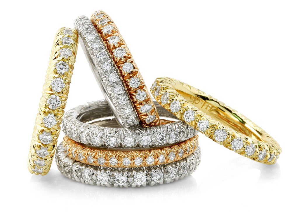 This breathtaking 19K yellow gold ring brought to you by Aaron Henry Designs brings modern elegance. It features an eternity design and awe-inspiring 1 carat diamonds. Eternity Ring With Diamonds (White Gold)