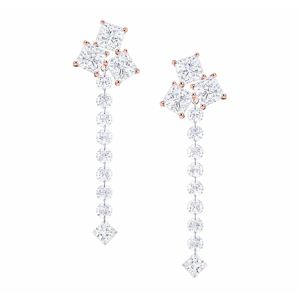 These unbelievably beautiful 18K yellow gold earrings brought to you by Willow Diamonds and designer Jacquie Earle bring stunning elegance. They feature a princess post dangle design. Vivace Dangle Diamond Earrings