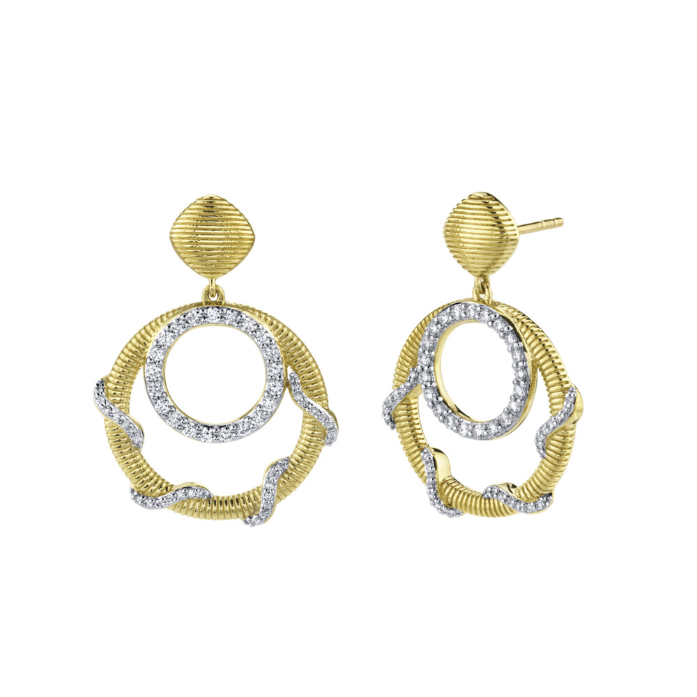 SLOANE STREET DOOR KNOCKER DOUBLE CIRCLE EARRING IN 18K YELLOW GOLD FEATURES WHITE DIAMOND PAVE RIBBONS WRAPPED AROUND RICH SIGNATURE STRIE WITH WHITE DIAMOND DETAILS AND STRIE TEXTURED CUSHION TOP WITH POST AND LARGE PUSH BACK CLOSURE. THIS UPDATED TAKE ON A CLASSIC STYLE IS PERFECT FOR ANY OCCASION. Diamond Open Wrap Drop Earrings