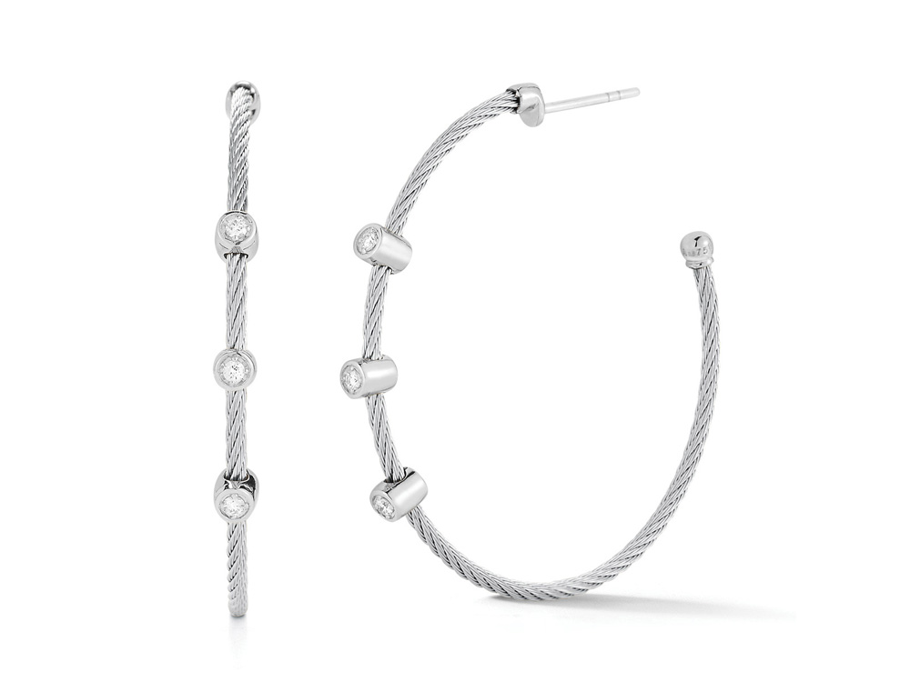 Grey cable, 18 karat White Gold, 0.12 total carat weight Diamonds and stainless steel. Imported.
03-32-S223-11