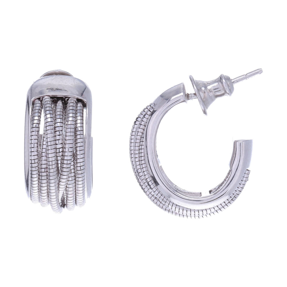 DNA Spring collection brought to you by pesavento, offers these stylish small hoops that will hug your ear. Three different colors available
Sterling Silver Mesh gives this piece it's flexibility. Small Huggie Earring