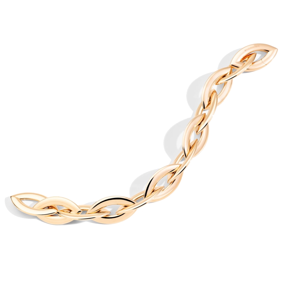 The Doppio Senso bracelet exudes understated elegance with its 18k rose gold, tapered oval links. The fastening is completely concealed, a traditional Vhernier touch. 18k Rose Gold Doppio Senso Bracelet