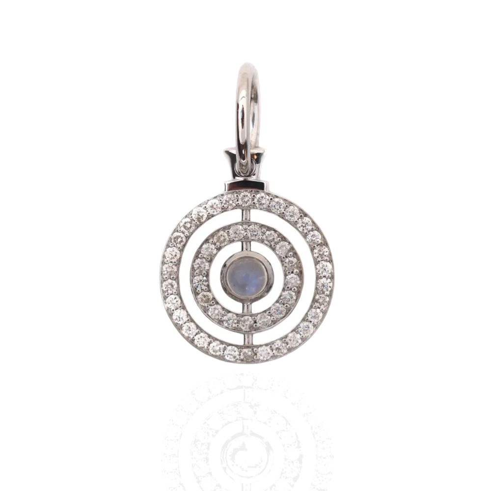 This double halo pendant features 47 diamonds and a center set cabochon moonstone.
DIA weight : .71cts Moonstone weight : 1ct Halo Pendant
