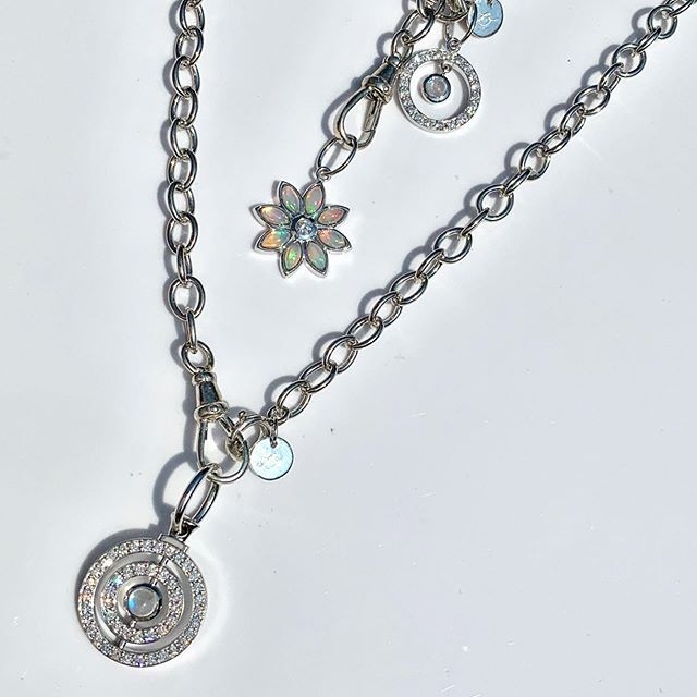 Image 2 for Dahlia Pendant Opal 18k