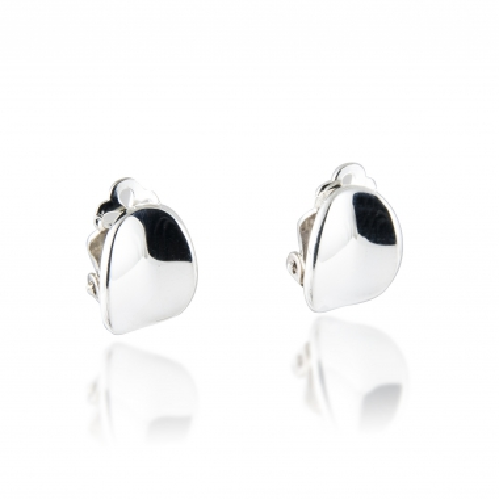 In 1989 Zina Sterling Silver moved into our Beverly Hills headquarters that accommodates our workshop as well as Zina 'The Store'. The store is a showcase for all that is 'today' in fine design in jewelry, gift ware, Judaica, frames and whatever Zina thinks is new and exciting that crosses her path. Zina is a destination for people seeking the finest in design . Zina is at the pulse of what is 'happening' Small Bent Chip Earrings