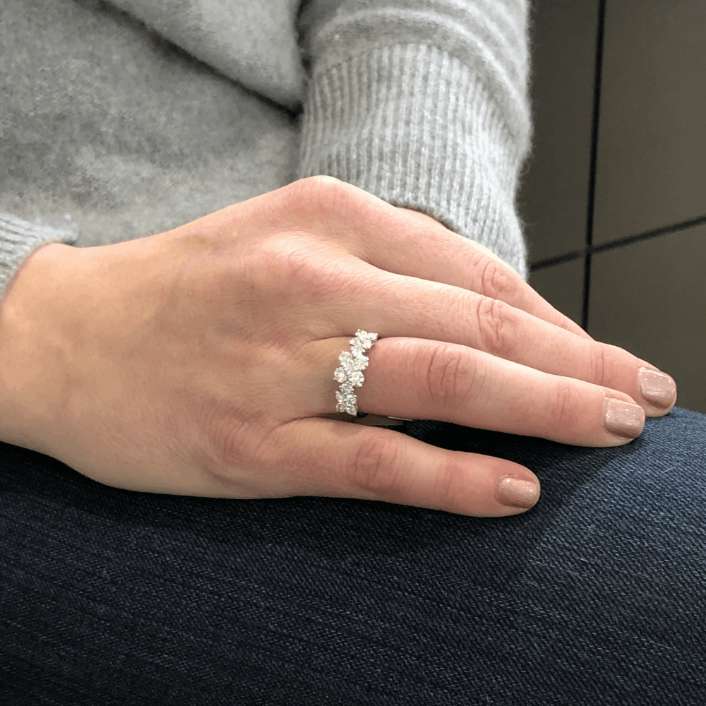 Image 2 for 18k White Gold 3 Flower Pattern Diamond Ring