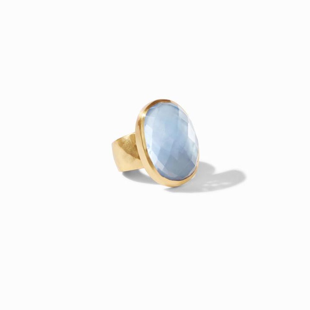 This Savannah statement ring features an open band design, with a very large gemstone of colored glass. This is perfect for a casual day around town, or for a dressed up evening out. Savannah Statement Ring