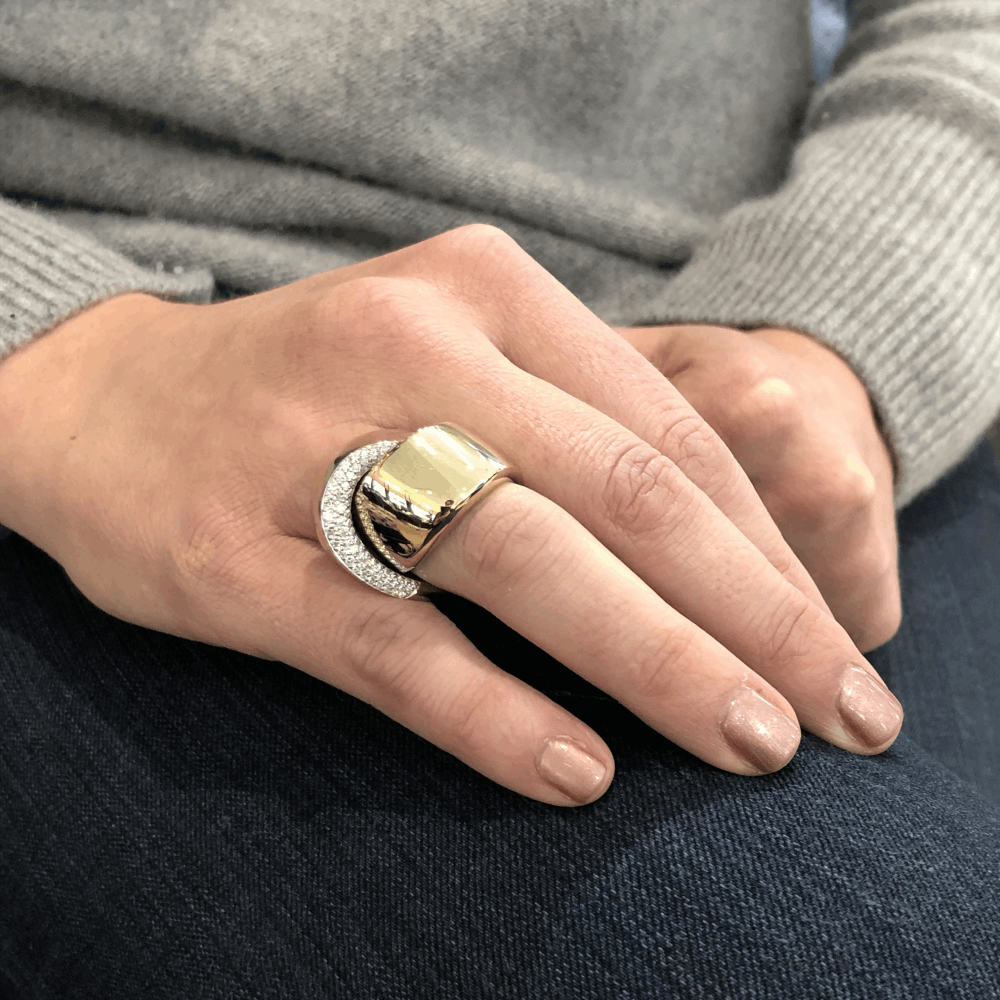 Image 2 for 18k White Gold Abbraccio Ring