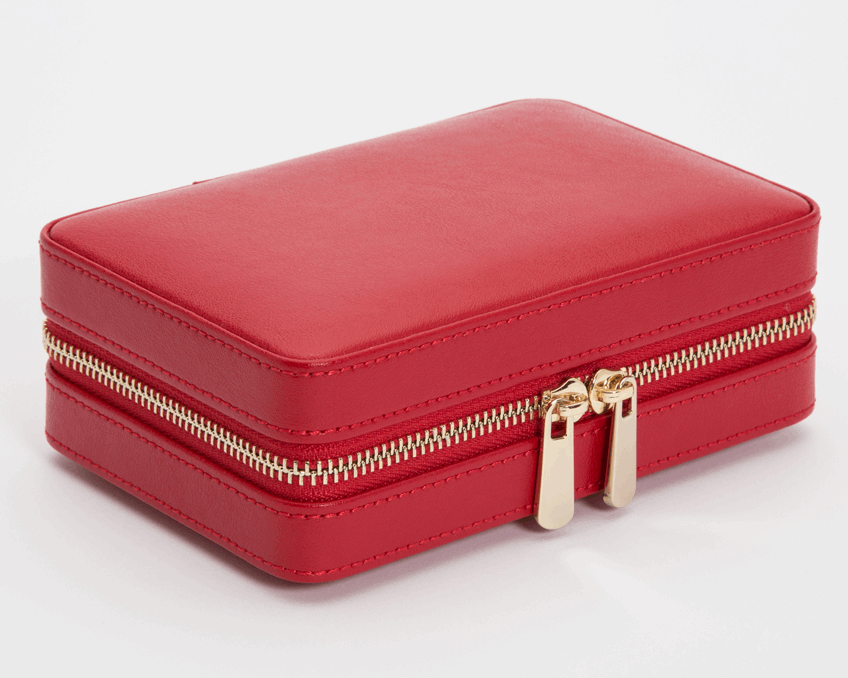 Charming and sophisticated, Palermo takes cues from its namesake city on the side of a mountain by the sea. Store your favorite pieces in this sumptuous leather zip case while traveling. Includes LusterLoc™ anti-tarnish lining and gold finish. Palermo Zip Case