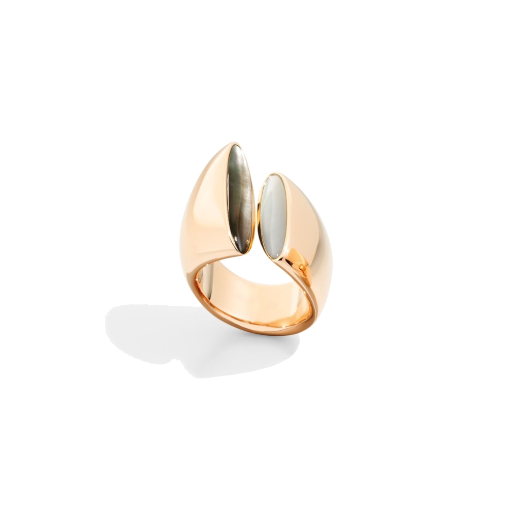 This rose gold ring incorporates all of Vhernier’s passion for architecture and contemporary art. The Eclisse ring features a clean cut that creates two facets, one in white mother-of-pearl and the other in grey mother-of-pearl. Small version.
Ring in 18Krose gold, white mother of pearl, grey mother of pearl and rock crystal. Ring Rose Gold- white and grey mother of pearl